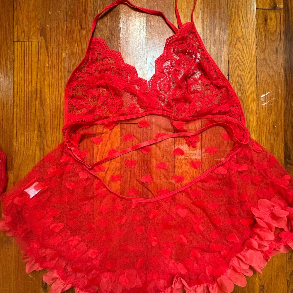 RED LACE LINGERIE SET - Picture 3 of 4